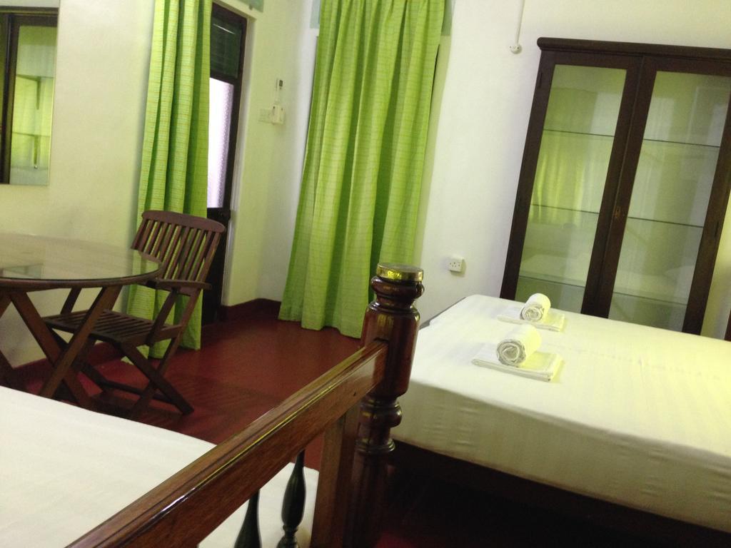 Hamilton House Hotel Negombo Cameră foto